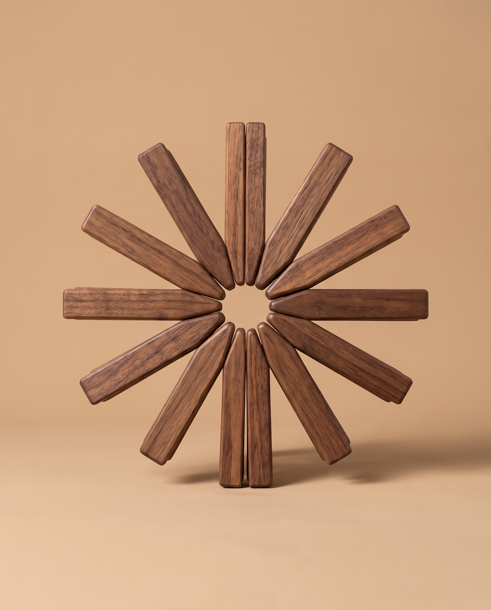 Salvamantel de madera plegable - studio