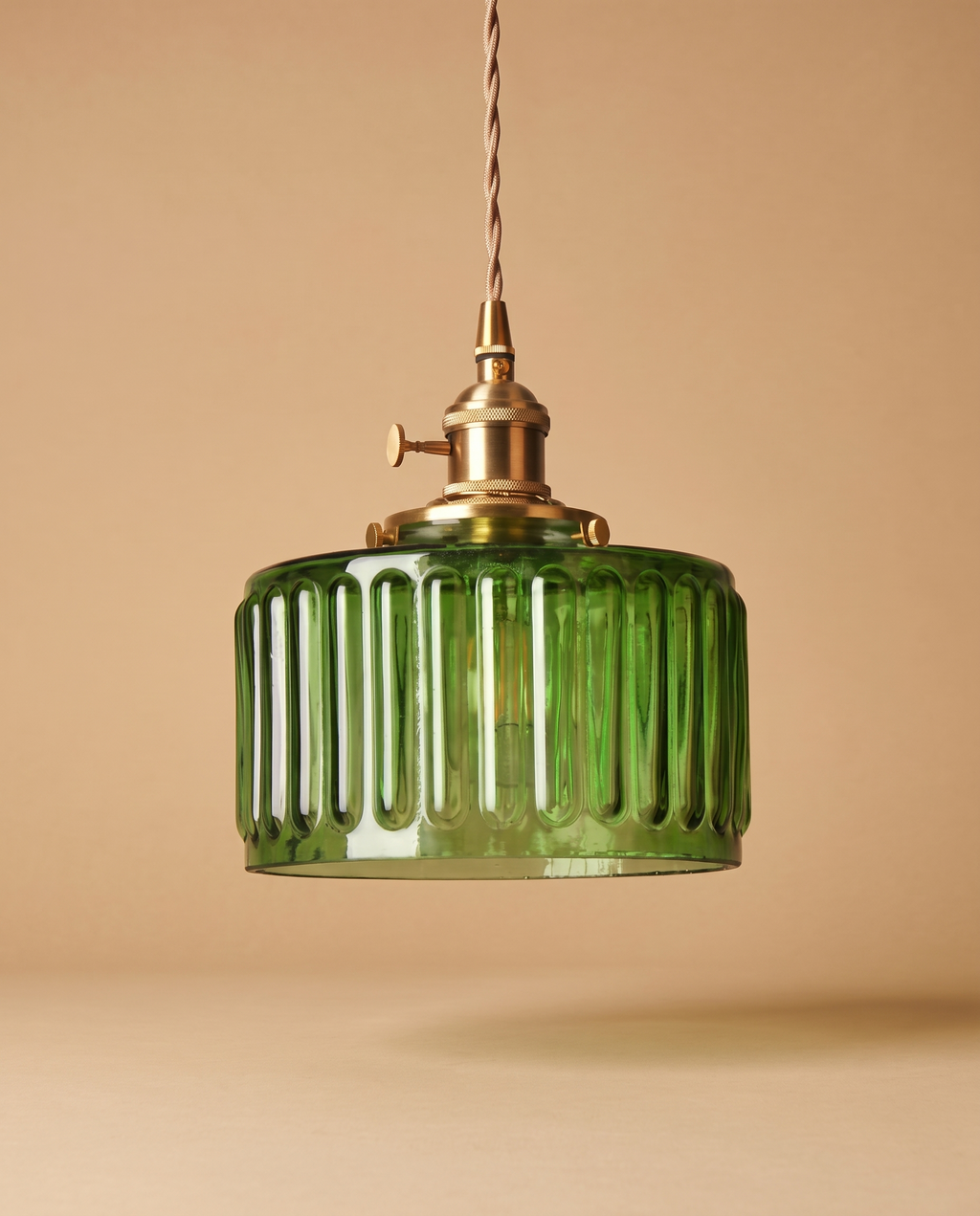 Lampara colgante de vidrio verde - studio