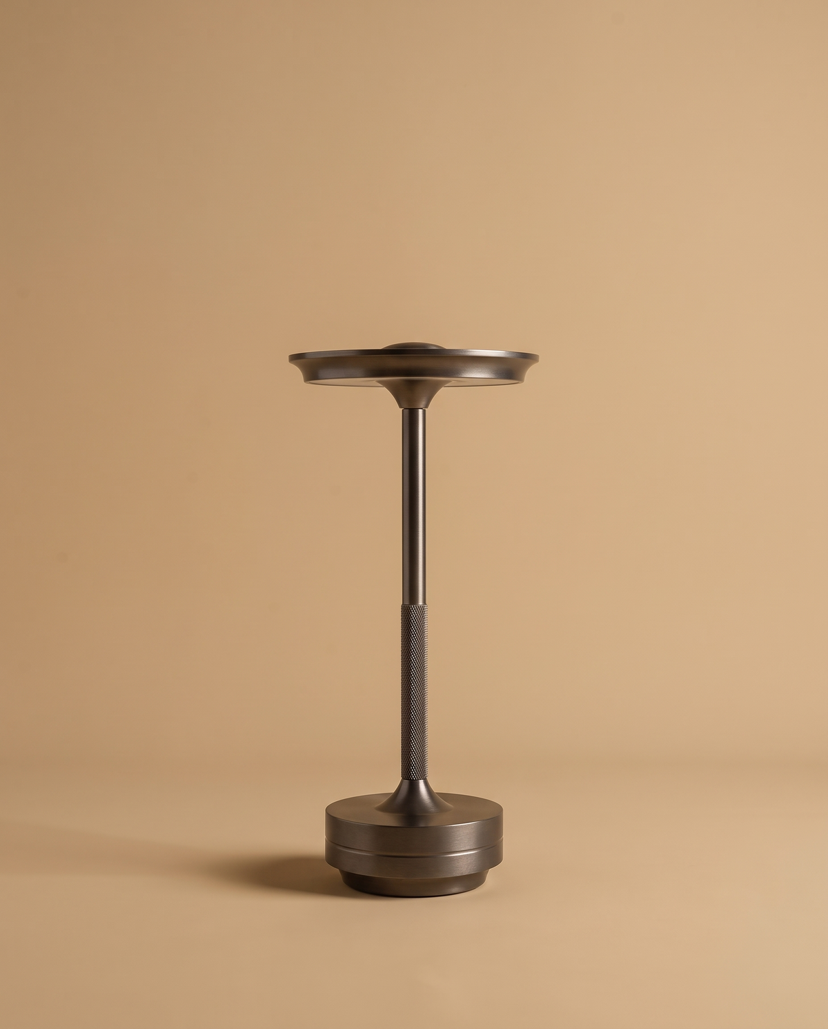 Lampara regulable inalambrica de mesa - studio